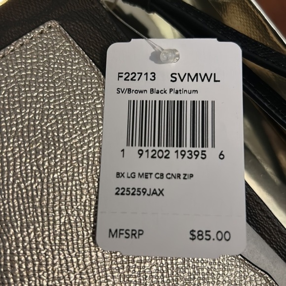 NWT Authentic Coach zip wristlet with Coach gift box - Picture 11 of 11